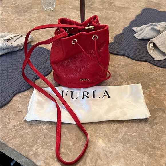 Furla Vibrant Red Leather Crossbody Bag EUC LOOKS NEW! Beautiful! - Picture 15 of 15